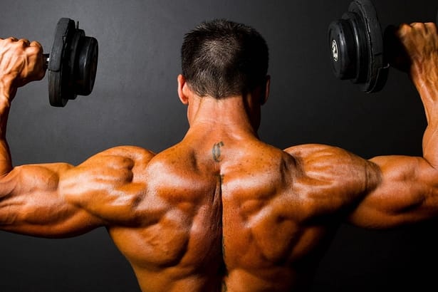 Press Hombros con Mancuernas Fortalece tus hombros